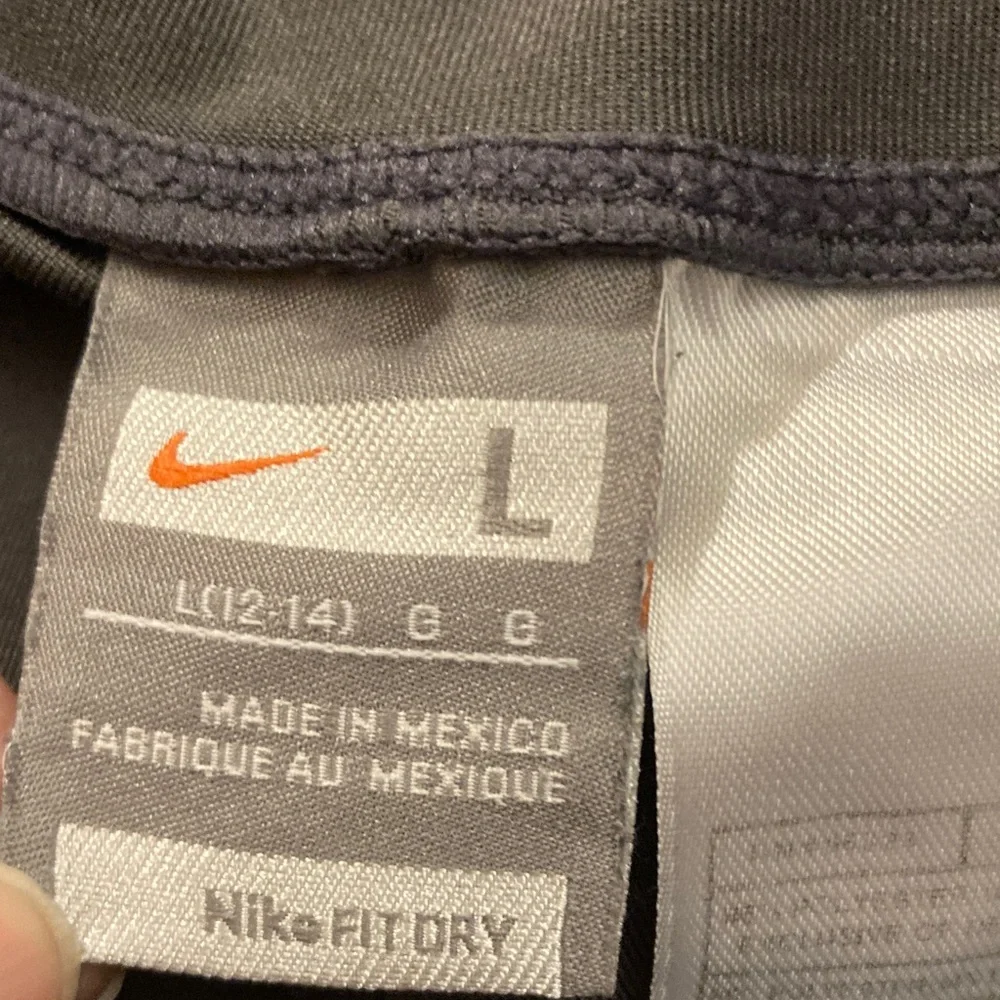 Nike Charcoal‎ Gray Stretch Pull-On Capris L